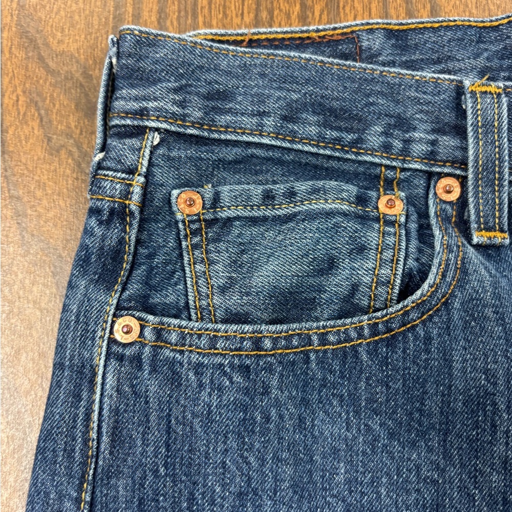 Levi's Blue 501 button fly men’s Straight Jeans with Iconic Design 💯cotton - Picture 5 of 6